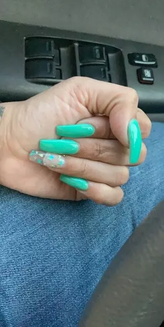 Caesars Nails Bar