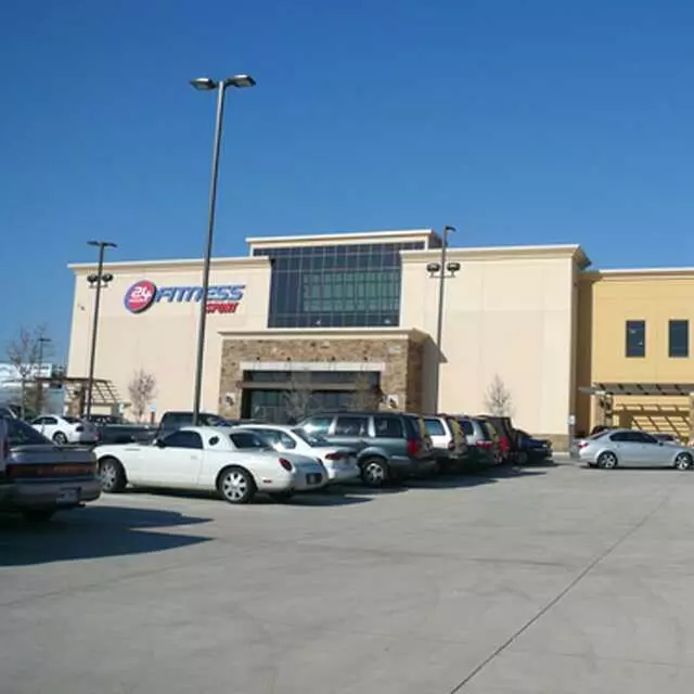 24 Hour Fitness - Valley Ranch