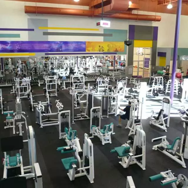 24 Hour Fitness - Valley Ranch