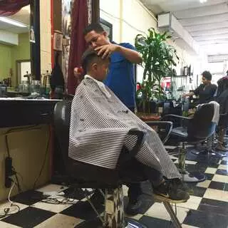 Ada’s Salon De Belleza