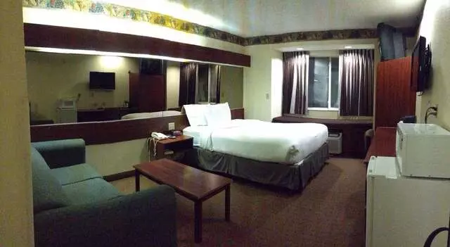 Arya Inn & Suites