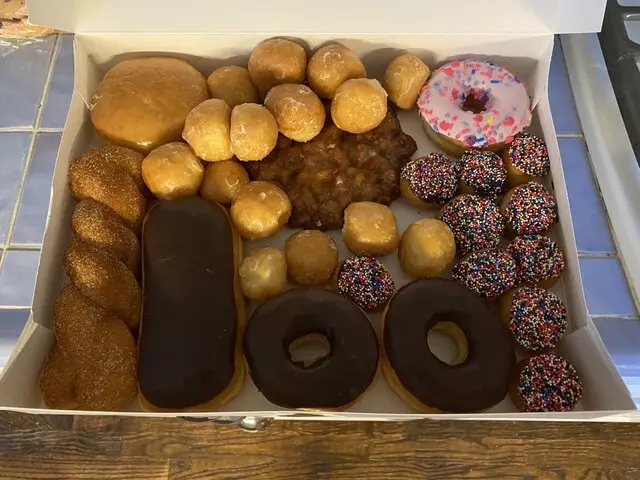 Moon’s Donuts