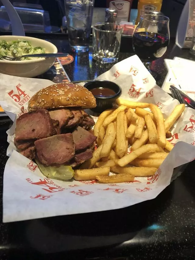 54th Street Restaurant & Drafthouse