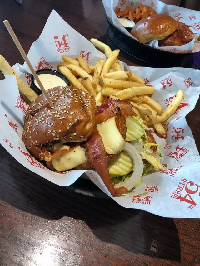 54th Street Restaurant & Drafthouse