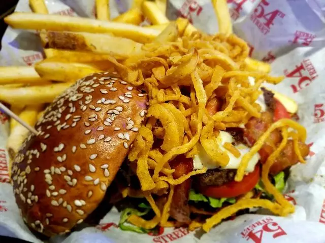 54th Street Restaurant & Drafthouse