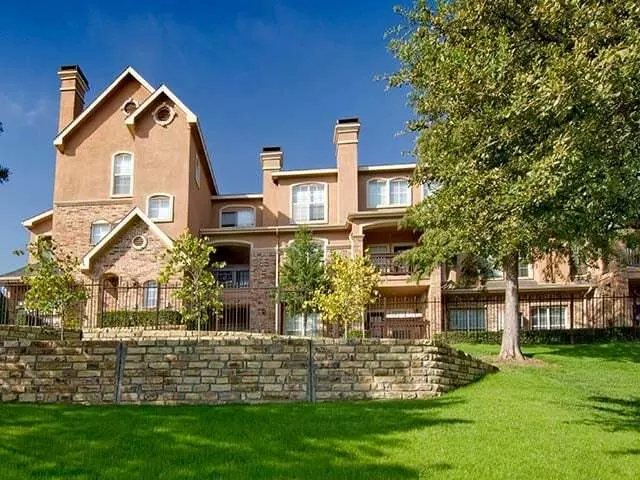 Archstone at MacArthur