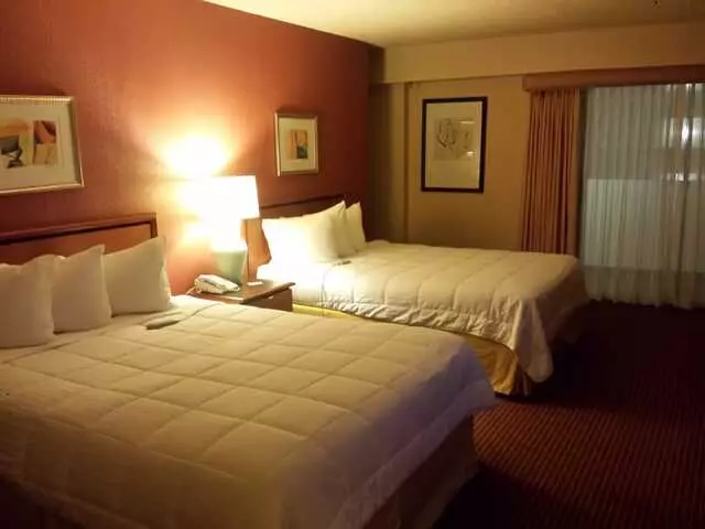 Atrium Hotel & Suites